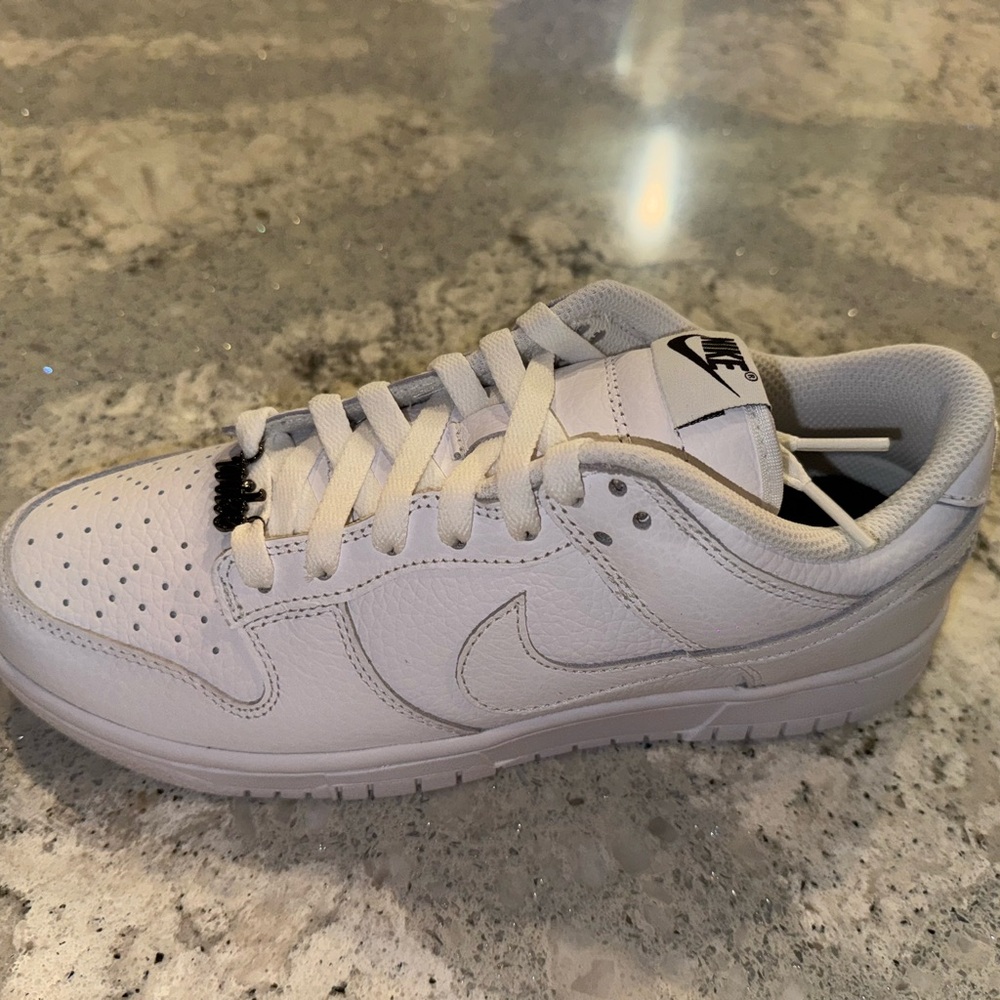 BWV Nike White Sneakers 8.5